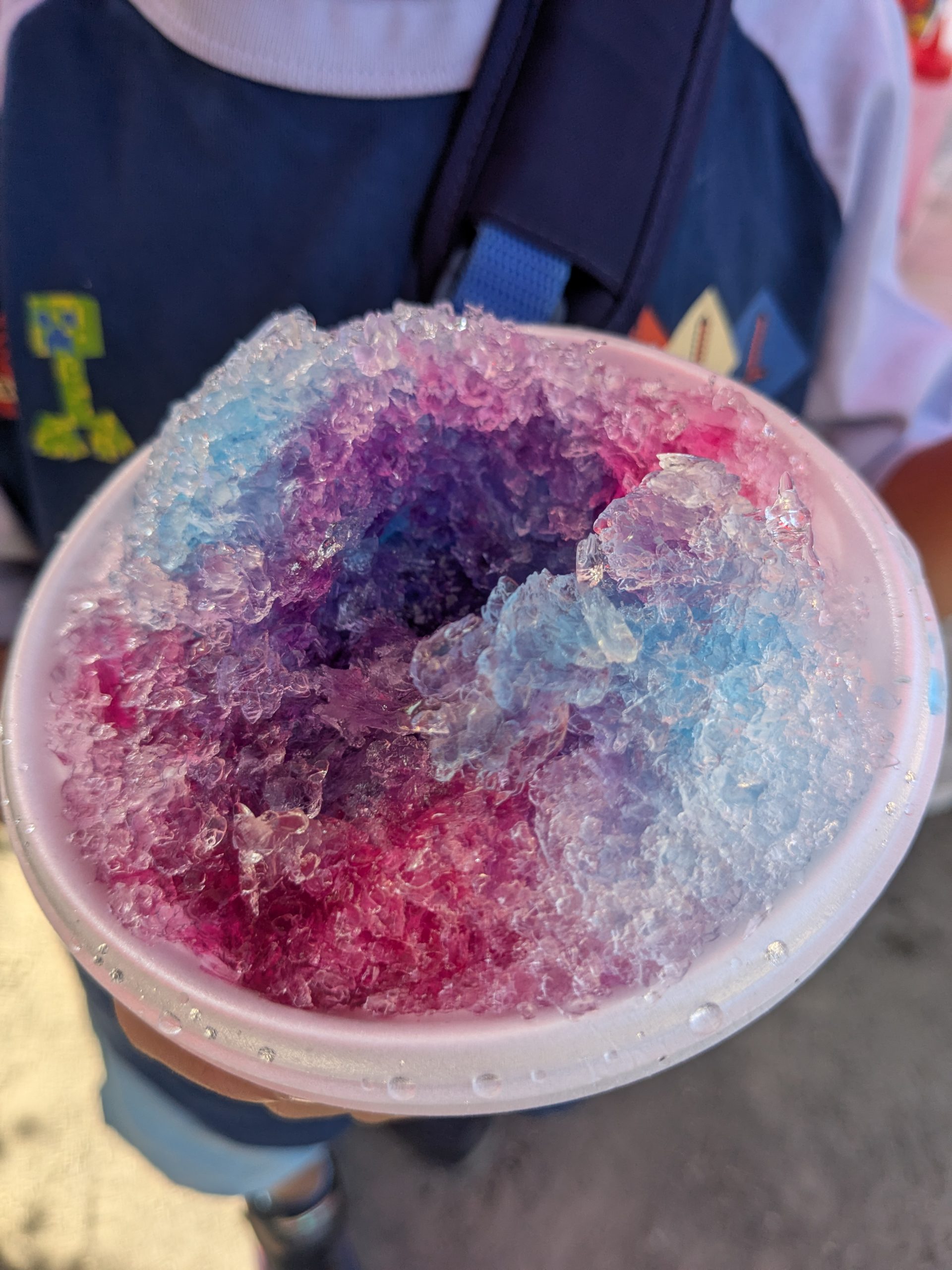 いちごとブルーハワイを両方かけたかき氷